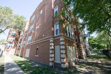 5024 W Quincy St 1-3 Beds Apartment for Rent Photo Gallery 1